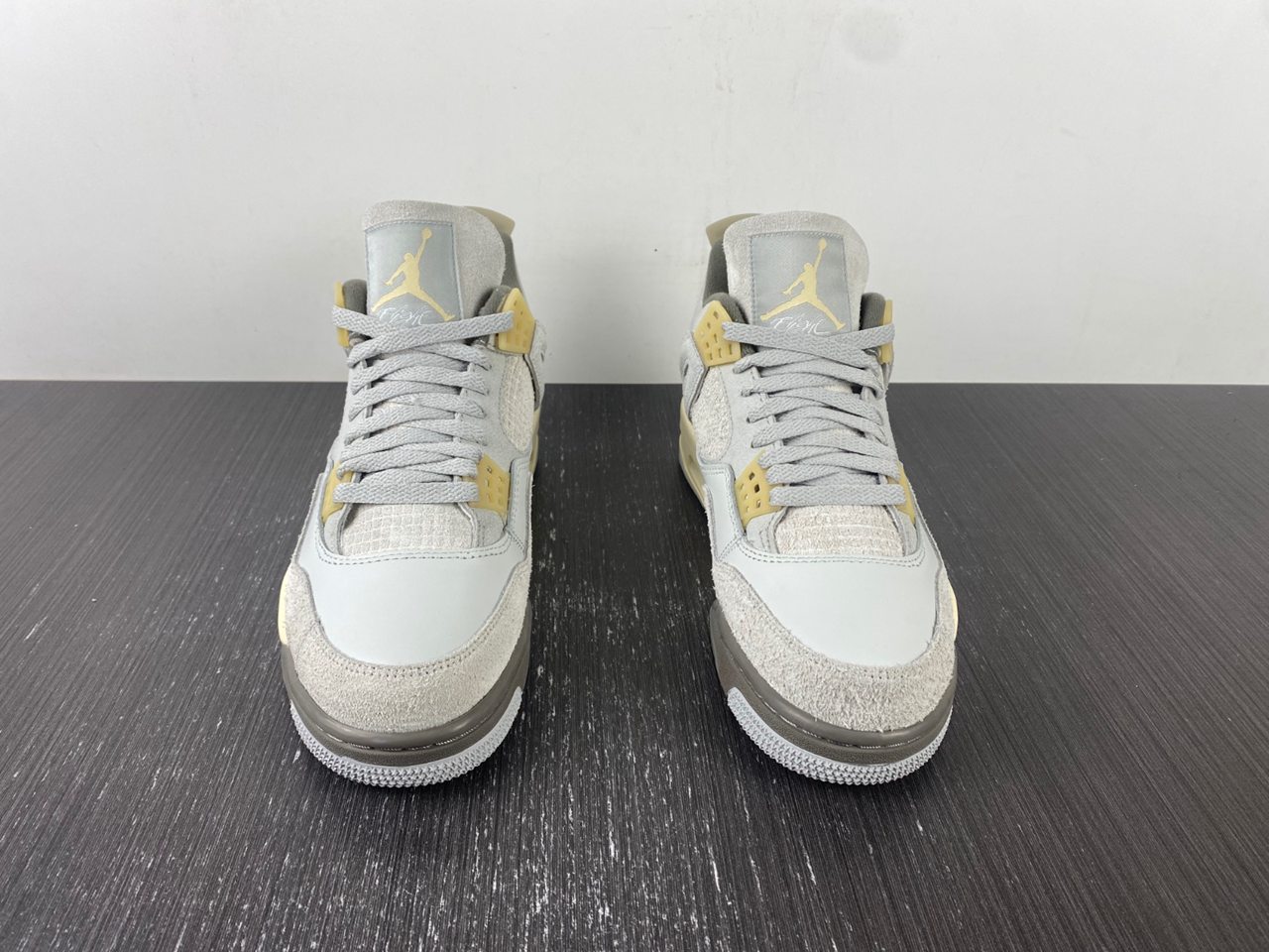 Air Jordan 4 SE Craft ??Photon Dust DV3742-021